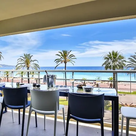 Sublime Promenade Des *